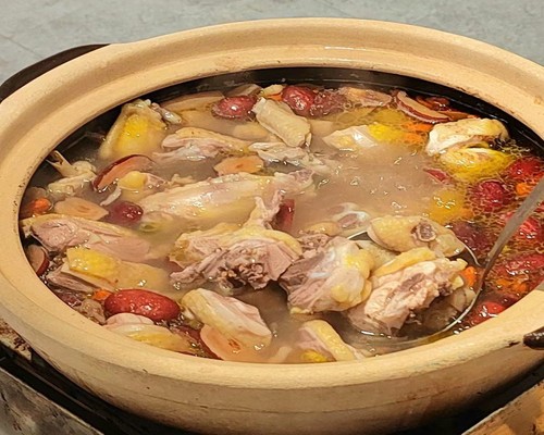 药膳鸡