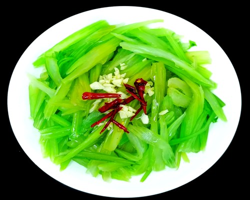凉拌芹菜